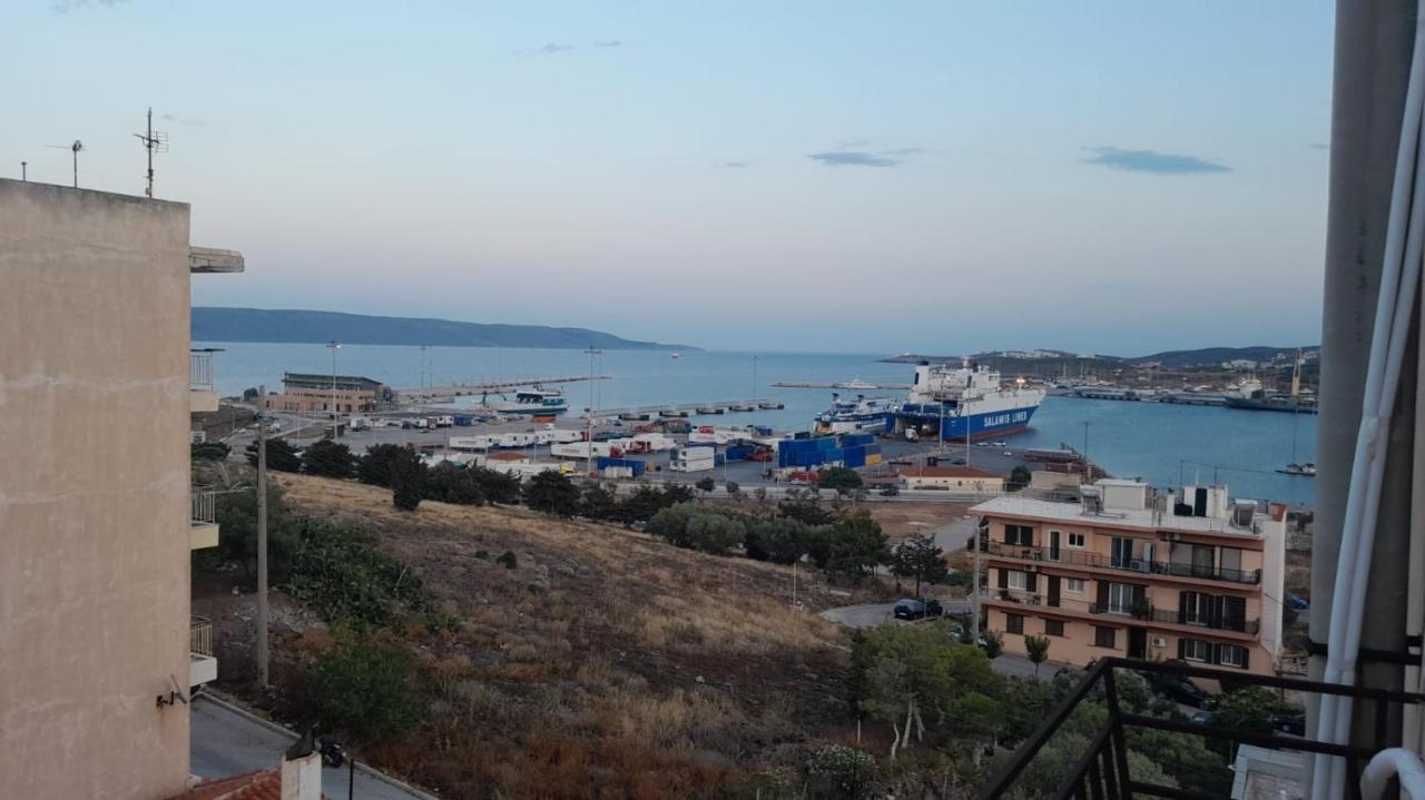 شقة Lavrio 1Bdr Penthouse 7 Min On Foot From The Port المظهر الخارجي الصورة